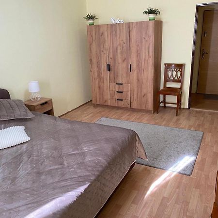 Apartmany 2Kk U Fakultni Nemocnice Volne Parkovani Hradec Králové Dış mekan fotoğraf